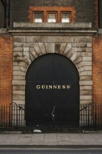 Puerta de entrada a la fabrica de Guinness