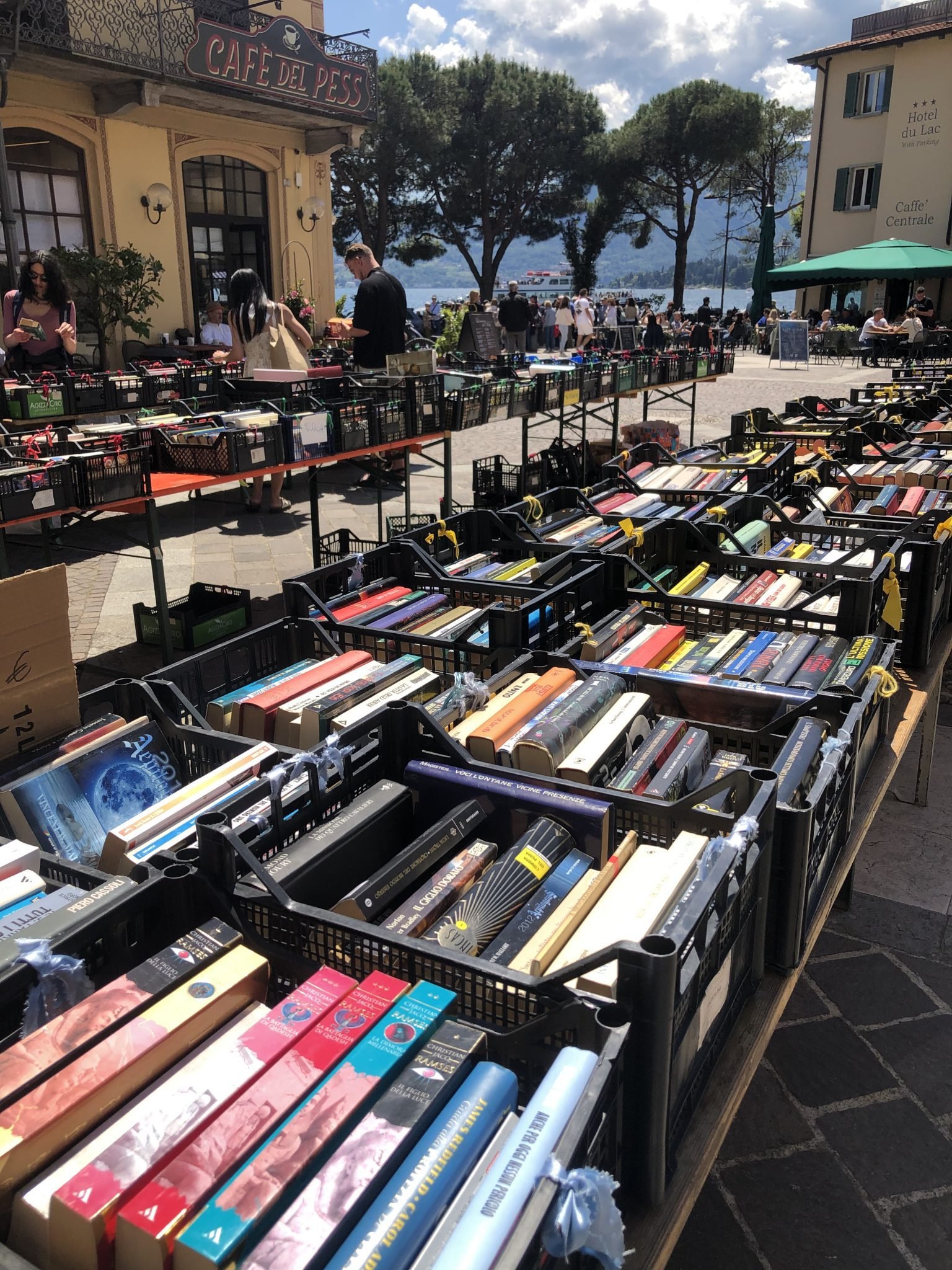 Menaggio y venta de libros, Lago de Como