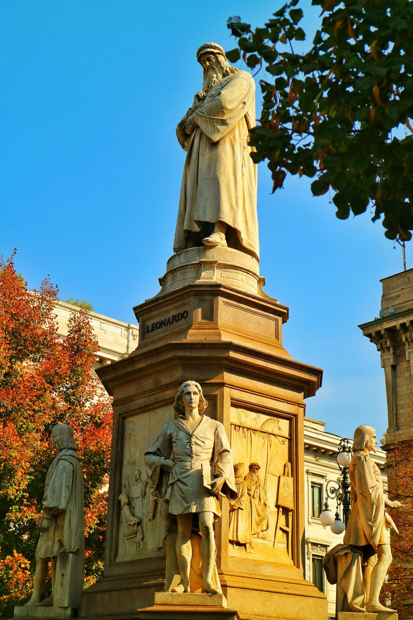 Monumento Leonardo Da Vinci, Milán